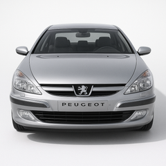 1:43 Peugeot 607 (1999–2010) diecast model car in silver – front view showing elegant French sedan design and distinctive headlights.