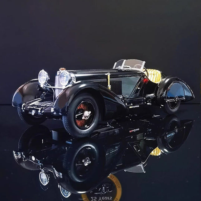 CMC Mercedes-Benz SSK Gift Set Black 1:18 Diecast Model Car - detailed collector display model