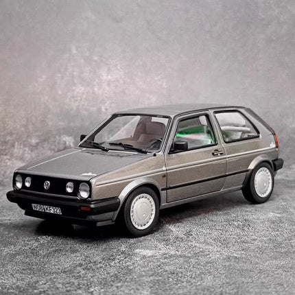 Norev Volkswagen Golf GTI Mk2 1989 1:18 Diecast Model Car - detailed collector display model