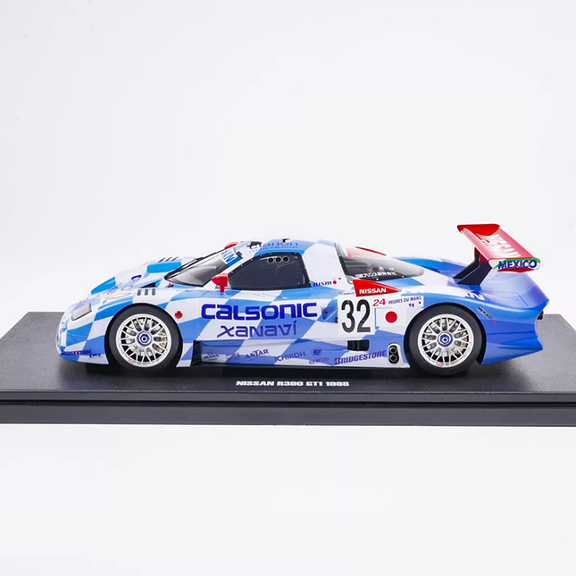GT Spirit Nissan R390 GT1 Le Mans 1998 1:18 Resin Model Car - studio product photo of the scale model