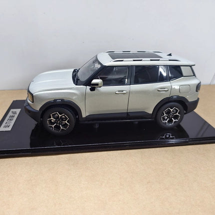 YX Car Model Jetour Shanhai T1 Sand Gold 1:18 Diecast Model Car - fine detailed model replica