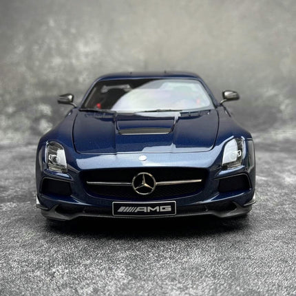 Minichamps Mercedes-Benz SLS AMG Roadster Metallic Blue 1:18 Diecast Model Car - collector edition scale model