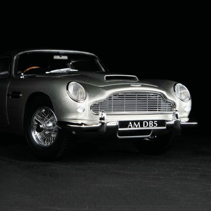 Xiao Guang Aston Martin DB5 Gold 1:18 Diecast Model Car - fine detailed model replica
