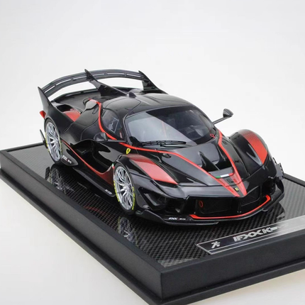 Runner Ferrari FXX K Evo Sealed 1:18 Resin Model Car - collectible scale model car