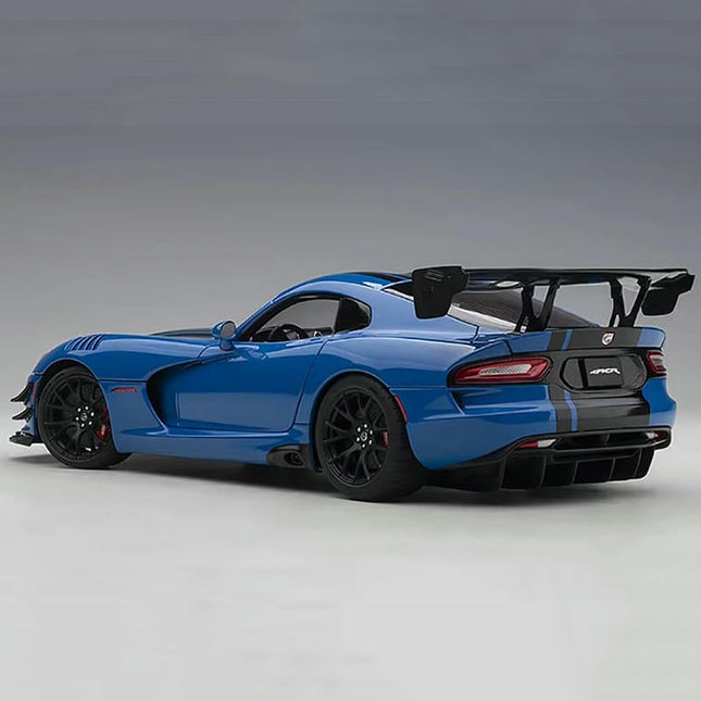 AutoArt Dodge Viper ACR 2017 1:18 Diecast Model Car - fine detailed model replica