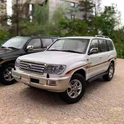 YX Car Model Toyota Land Cruiser LC100 1:18 Diecast Model Car - collectible scale model car