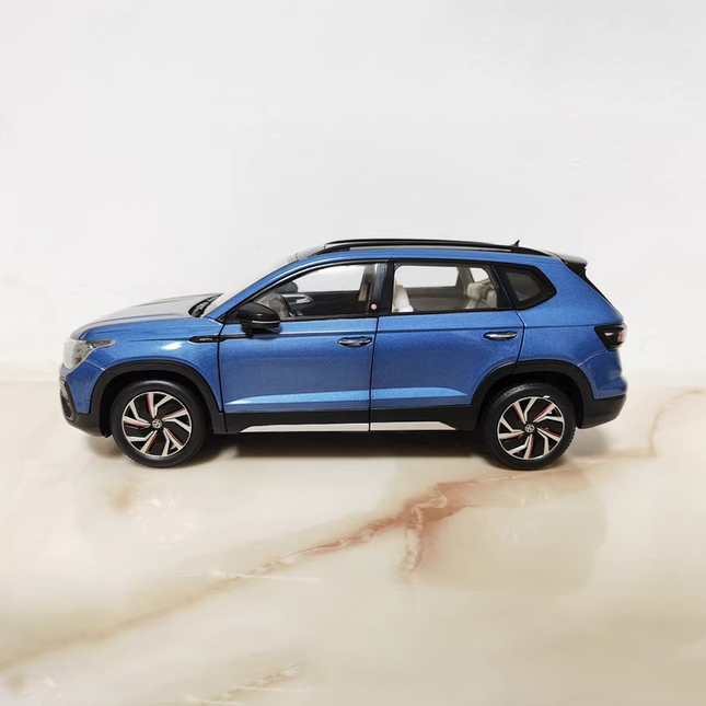 SAIC Volkswagen YX Original Volkswagen Tharu 2023 SUV 1:18 Diecast Model Car - studio product photo of the scale model