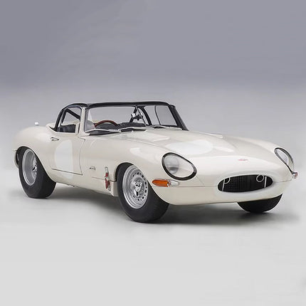 AutoArt Jaguar Lightweight E-Type White 1:18 Diecast Model Car - fine detailed model replica
