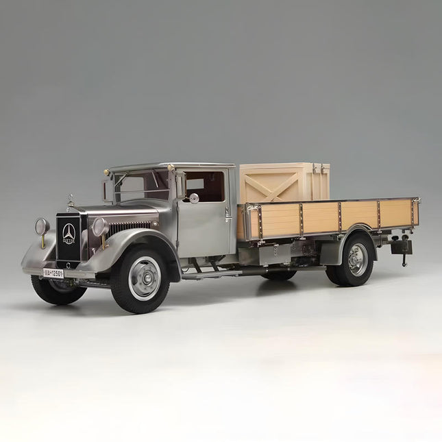 CMC Mercedes-Benz LO 2750 Racing Transporter Silver M-171 1:18 Diecast Model Car - studio product photo of the scale model