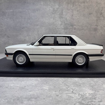 Qriginal BMW M5 1:18 Resin Model Car - collector edition scale model