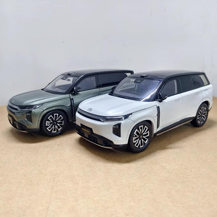 GAC Trumpchi Xiangwang S7 2025 OEM White 1:18 Diecast Model Car - detailed collectible replica