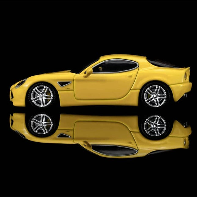 Motorhelix Alfa Romeo 8C Competizione 2008 1:64 Diecast Model Car - collectible scale model car
