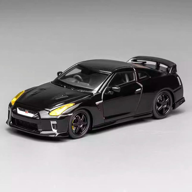 Motorhelix Nissan GT-R R35 Pearlescent Black Carbon Top 1:64 Diecast Model Car - detailed collector display model