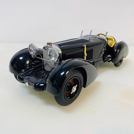 CMC Mercedes-Benz SSK Gift Set Black 1:18 Diecast Model Car - collectible scale model car