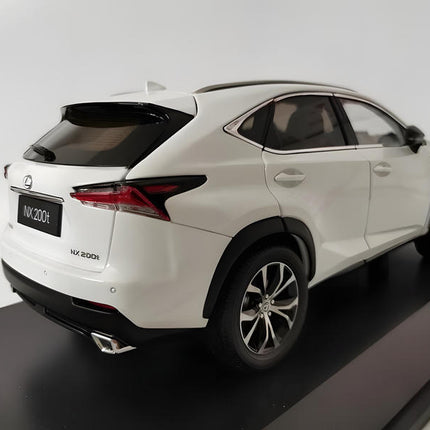 YX Car Model Lexus NX200T Quartz White 1:18 Diecast Model Car - scale model for display