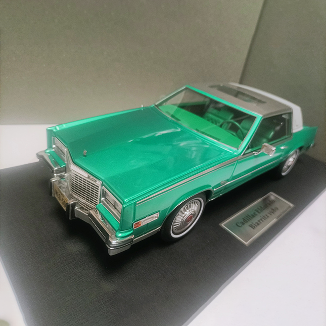 AMC Cadillac Eldorado Biarritz 1980 Silver Metallic 1:18 Diecast Model Car - detailed collector display model