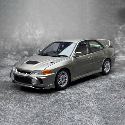 Motorhelix Mitsubishi Lancer EVO 4th Generation Silver 1:18 Diecast Model Car - detailed collector display model