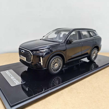 YX Car Model Chery Tiggo 8L SUV Grey 1:18 Diecast Model Car - studio product photo of the scale model