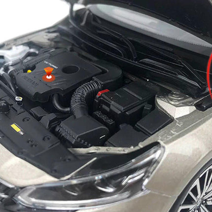 Paudi Nissan Altima Silver 1:18 Diecast Model Car - showroom-quality model replica