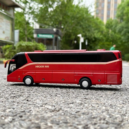 YX Car Model Suzhou Kinglong Higer Bus 1:42 Diecast Model Bus - studio product photo of the scale model