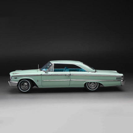 Sun Star 1963 Ford Galaxie 500XL 1:18 Diecast Model Car - collectible scale model car