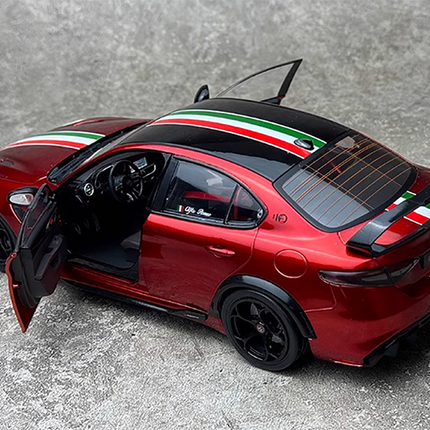 Solido Alfa Romeo Giulia GTA 2019 Red 1:18 Diecast Model Car - showroom-quality model replica