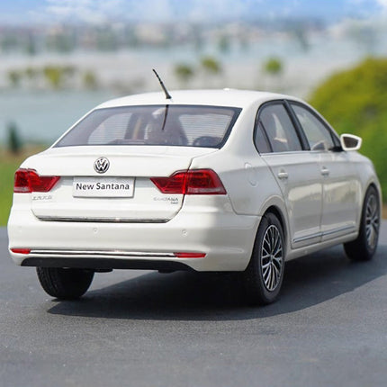 Shanghai Volkswagen Original Santana Sedan 1:18 Diecast Model Car - showroom-quality model replica