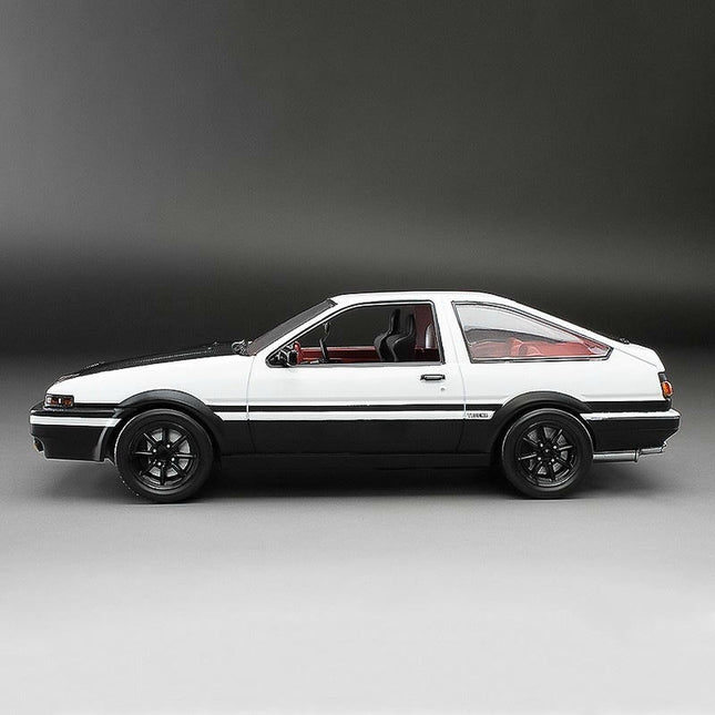 Sun Star Toyota AE86 White 1:24 Diecast Model Car - studio product photo of the scale model