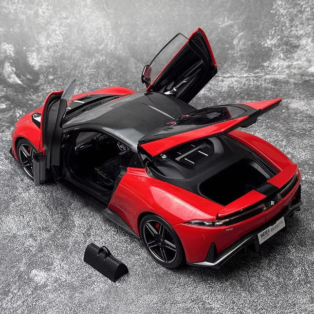 Hyptec SSR Sports 1:18 Diecast Model Car - studio product photo of the scale model
