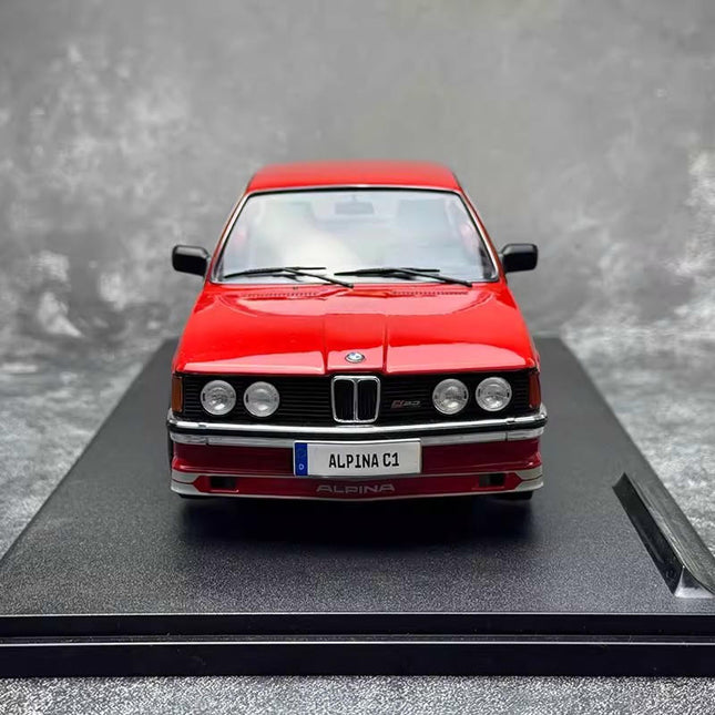 Solido BMW ALPINA E21 323i 1980 Red 1:18 Diecast Model Car - studio product photo of the scale model