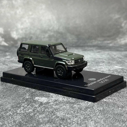 Para64 Toyota Land Cruiser 76 2014 Military Green 1:64 Diecast Model Car - collector edition scale model