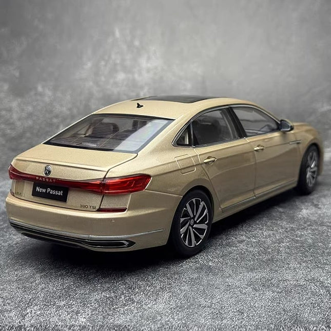 YX Car Model SAIC Volkswagen Passat 2022 Gold 1:18 Diecast Model Car - studio product photo of the scale model