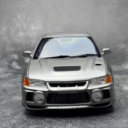 Motorhelix Mitsubishi Lancer EVO 4th Generation Silver 1:18 Diecast Model Car - premium collector scale model