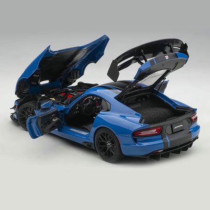 AutoArt Dodge Viper ACR 2017 1:18 Diecast Model Car - scale model for display