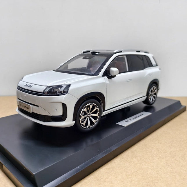 GAC Original Aion V White 1:18 Diecast Model Car - detailed collector display model