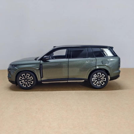 GAC Trumpchi Xiangwang S7 2025 OEM White 1:18 Diecast Model Car - collectible scale model car