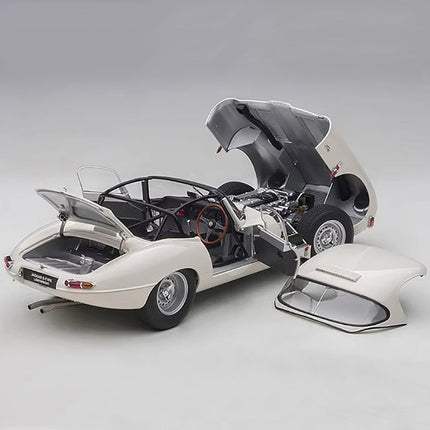 AutoArt Jaguar Lightweight E-Type White 1:18 Diecast Model Car - detailed die-cast style model