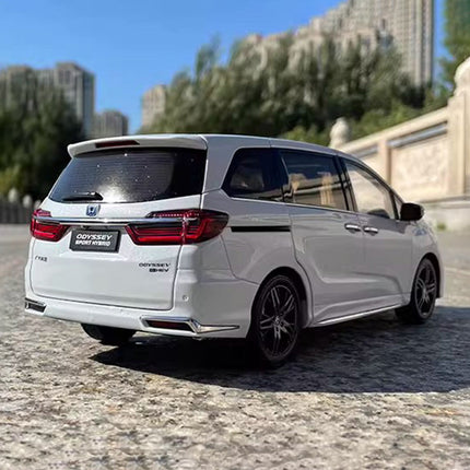GAC Honda Odyssey Hybrid 2022 1:18 Diecast Model Car - collectible scale model car