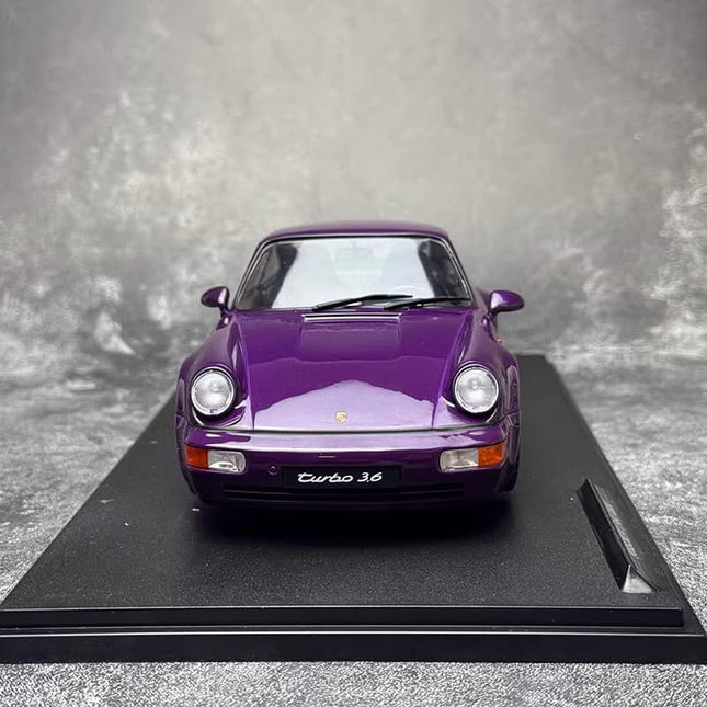 Solido Porsche 911 (964) Turbo 1990 1:18 Diecast Model Car - studio product photo of the scale model