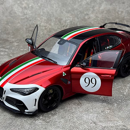 Solido Alfa Romeo Giulia GTA 2019 Red 1:18 Diecast Model Car - scale model collectible piece