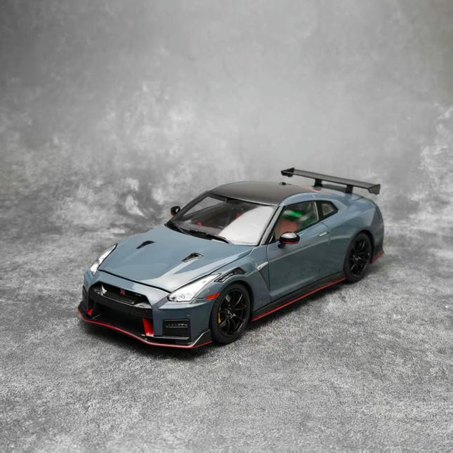 PUDIE Nissan GT-R NISMO R35 2022 Grey 1:18 Diecast Model Car - detailed collector display model
