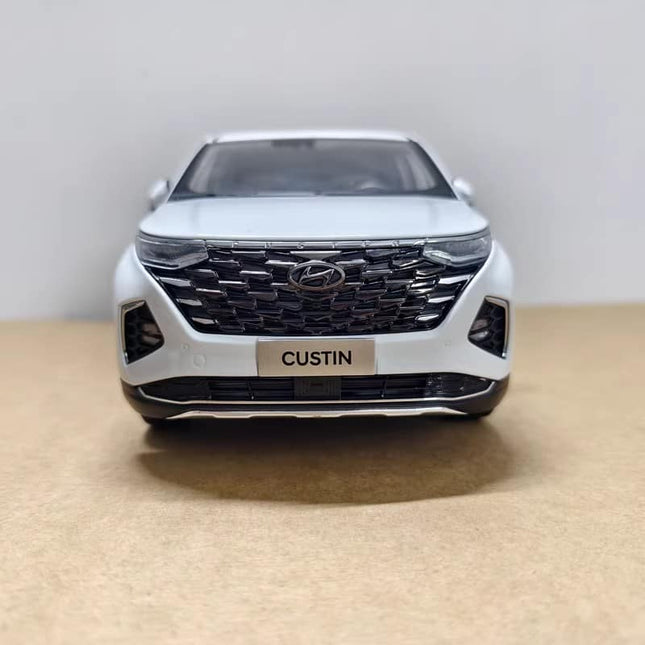 Original Factory Hyundai Custo MPV 1:18 Diecast Model Car - studio product photo of the scale model