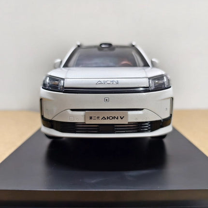 GAC Original Aion V White 1:18 Diecast Model Car - collectible scale model car