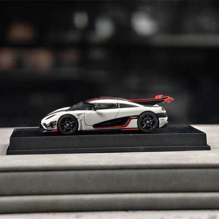 AutoArt Koenigsegg One:1 White 1:64 Resin Model Car - collectible scale model car