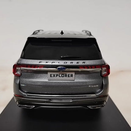 Changan Ford Explorer 2023 Gray 1:18 Diecast Model Car - collectible scale model car