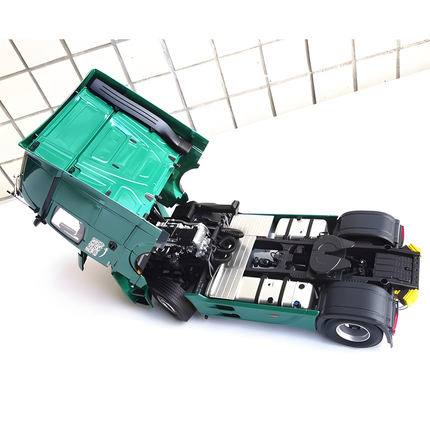 NZG Mercedes-Benz Actros GigaSpace 4x2 Middle East Green Truck 1:18 Diecast Model Truck - scale model for display