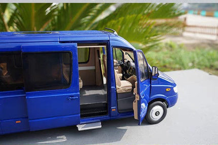 Yangtze Yisheng (e.Glory) Bus Blue with Lights and 1:24 Diecast Model Bus - detailed model car replica
