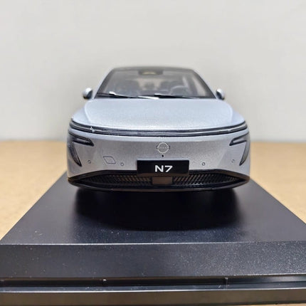 Original Manufacturer Model Dongfeng Nissan N7 1:18 Diecast Model Car - studio product photo of the scale model