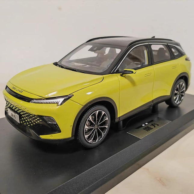 Original Factory Model Original Factory Beijing Magic Cube Yellow 1:18 Diecast Model Car - detailed collector display model