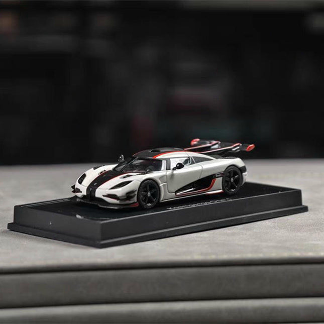 AutoArt Koenigsegg One:1 White 1:64 Resin Model Car - detailed collector display model